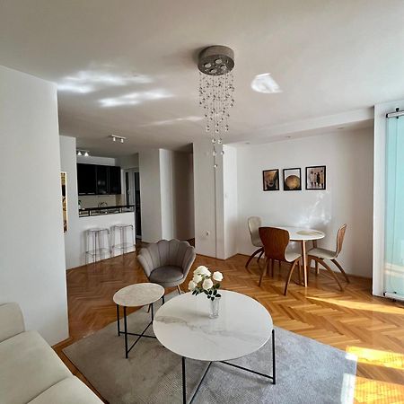 Ruby Luxury Central Apartment スコピエ エクステリア 写真