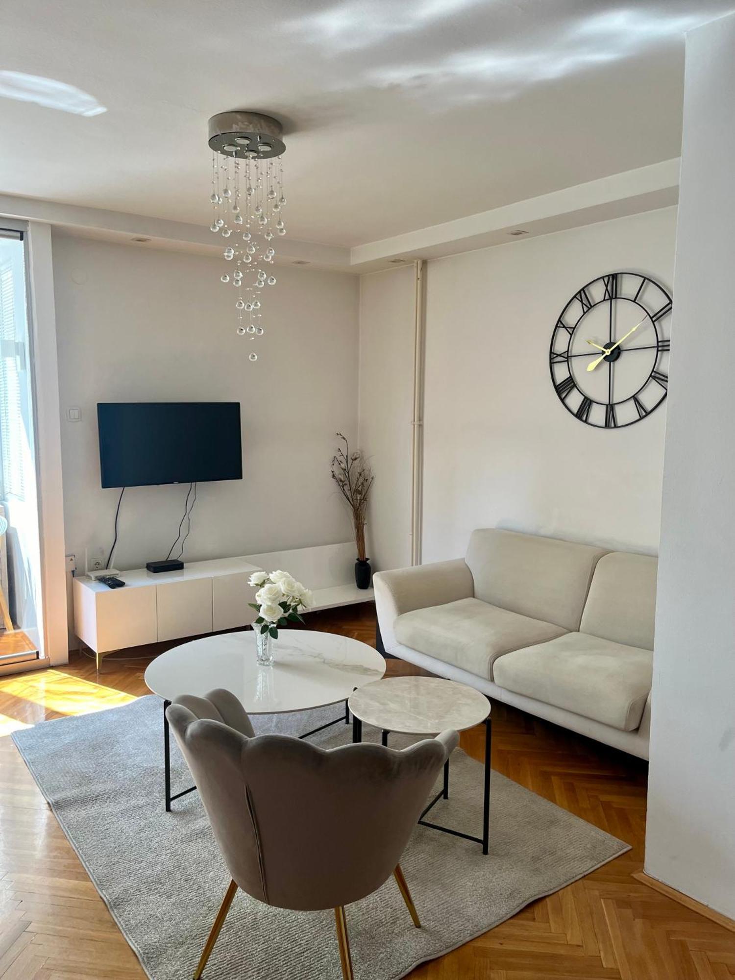 Ruby Luxury Central Apartment スコピエ エクステリア 写真